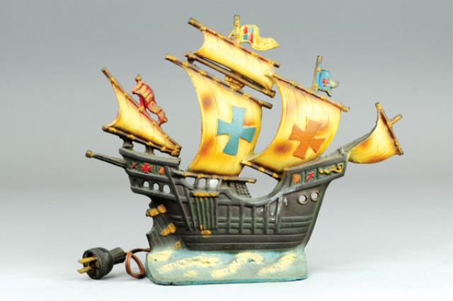 PIRATE SHIP LAMP Cast iron painted 178f0c