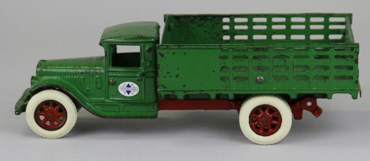 ARCADE INTERNATIONAL STAKE TRUCK