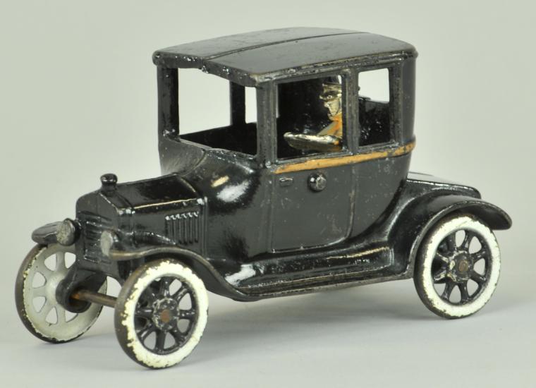 ARCADE FORD MODEL T COUPE Cast iron