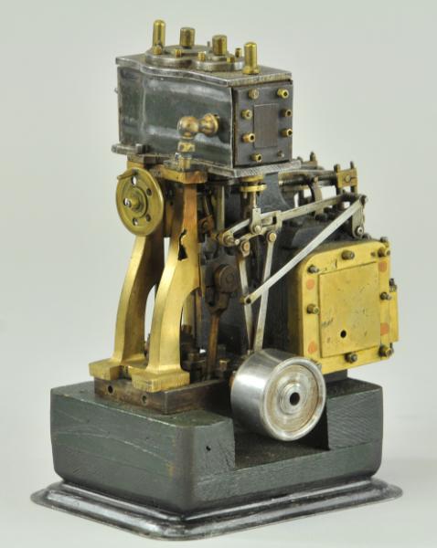 TRIPLE EXPANSION ENGINE Model is