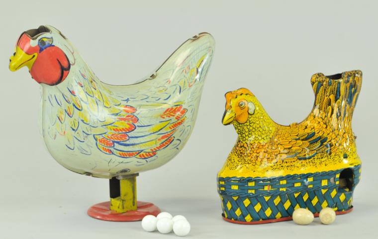 LOT OF TWO HEN LAYING EGGS TOYS 17ab46
