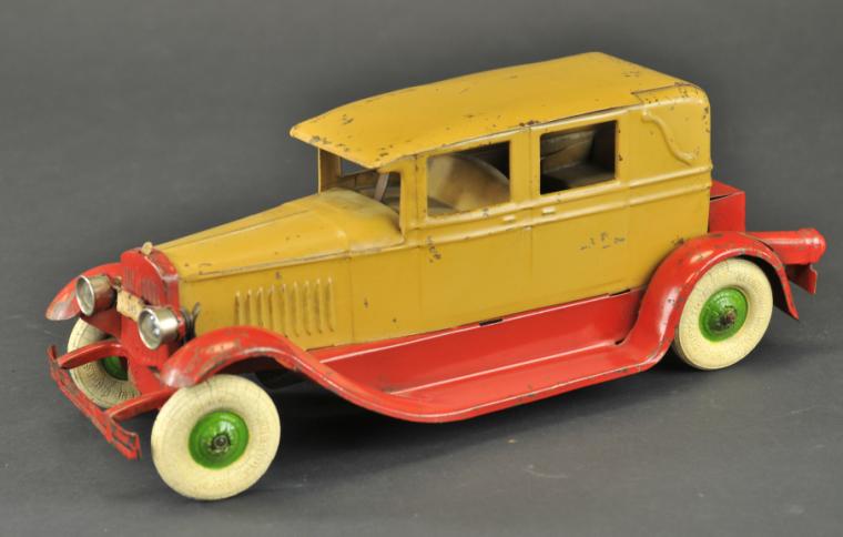 KINGSBURY SEDAN Painted in tan 17ac3b