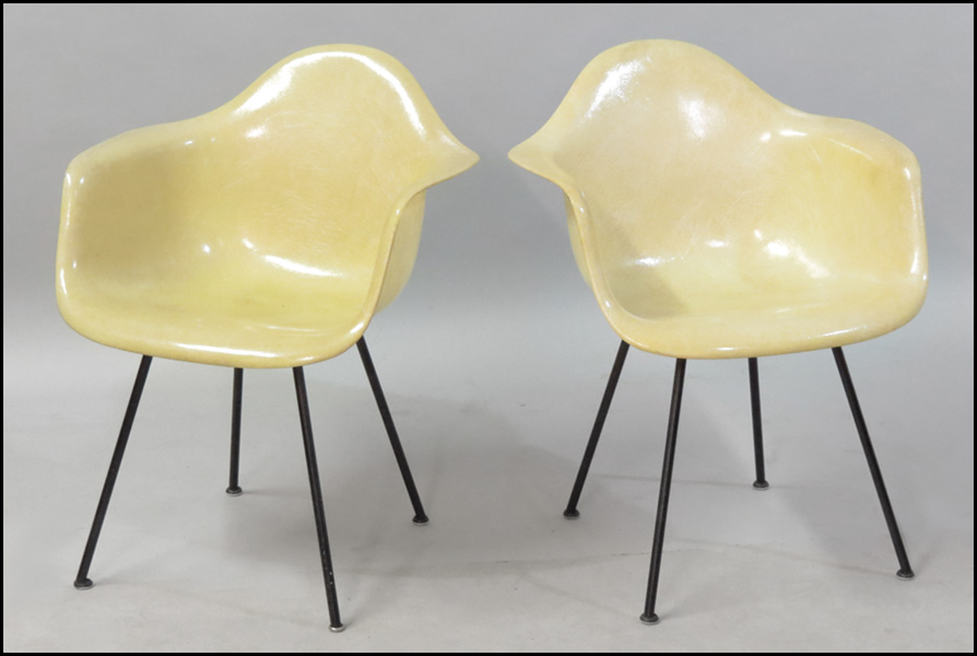 SET OF FOUR HERMAN MILLER FIBERGLASS 17ade2