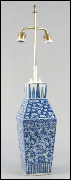 CHINESE BLUE AND WHITE PORCELAIN