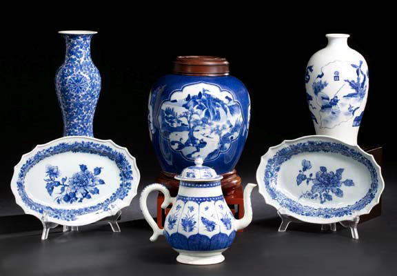 Chinese Export Blue and White Porcelain 29797
