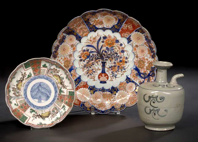 Good Japanese Imari Porcelain Dish,