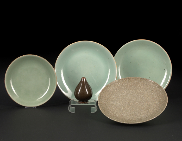 Small Southern Chinese Celadon-Glazed