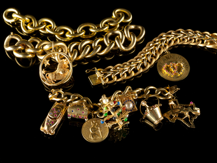 Ladys 14-Karat Yellow Gold Charm Bracelet,