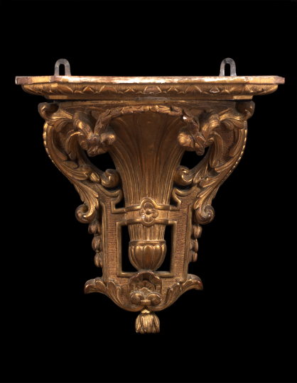 Large French Carved Giltwood Bracket 2b0d2