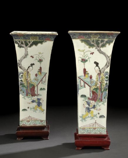 Pair of Chinese Famille Rose Porcelain 2baa5