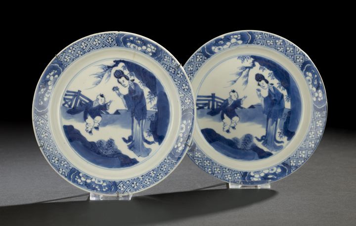 Fine Pair of Chinese Blue and White 2c100