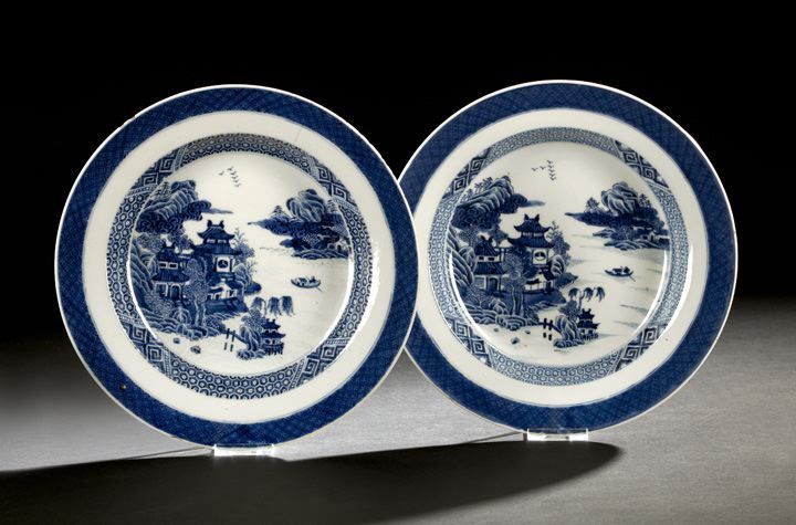 Pair of Chinese Export Blue and 2c185