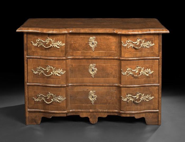 Baltic Walnut Commode late 18th 2c795