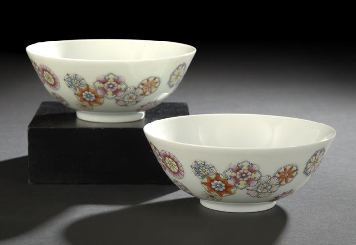 Pair of Chinese Porcelain Bowls  2c87c