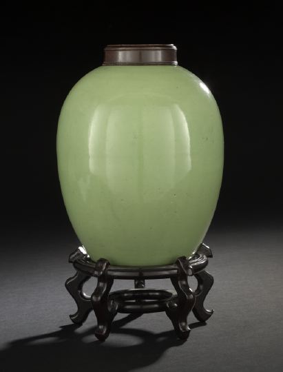 Unusual Chinese Apple Green-Glazed