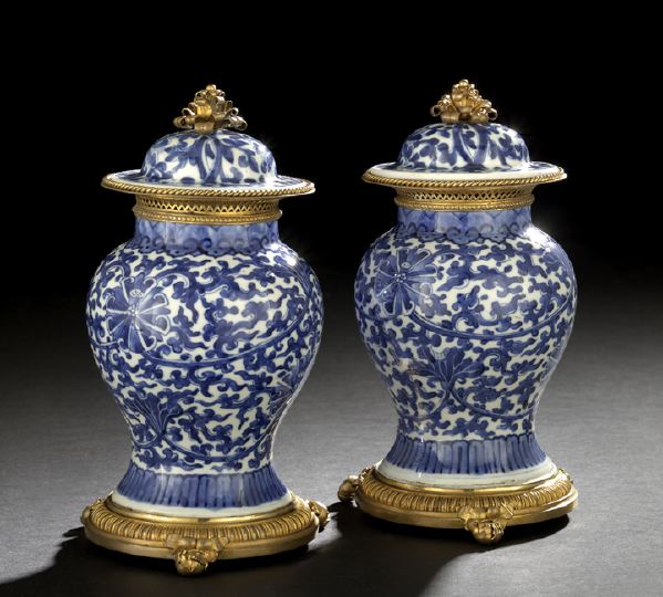 Pair of Chinese Blue and White 2cb47