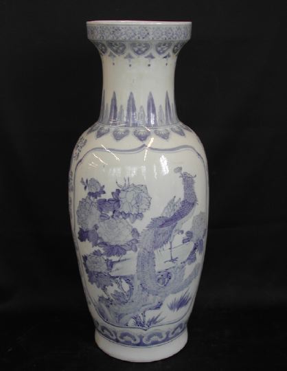 Large Chinese Blue and White Porcelain 2d28f