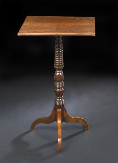 Victorian Mahogany Tripod Table  2ed39