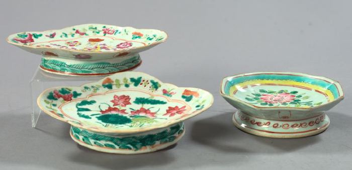 Group of Three Porcelain Footed 2f57c