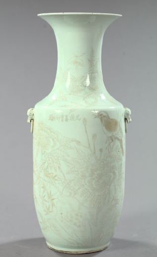 Large and Elegant Tung Chih White Porcelain