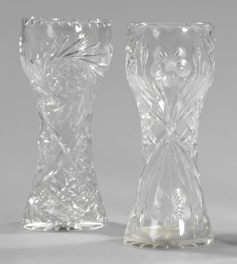 Group of Two American Glass Vases  2fcc7