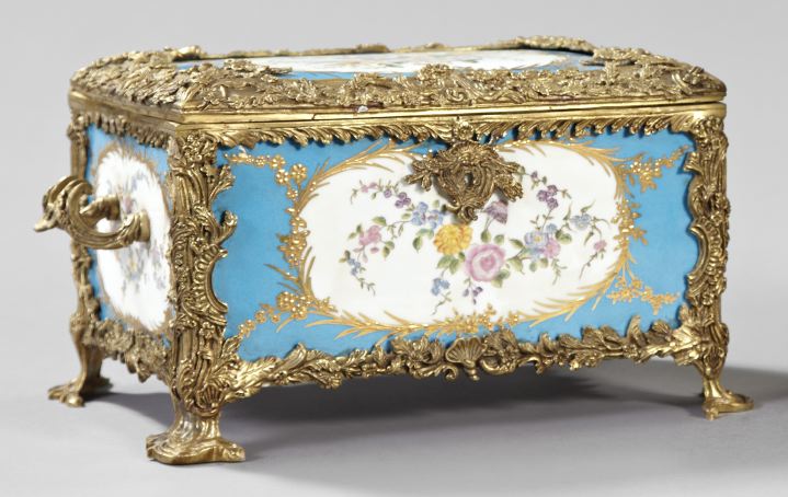 Regal French Porcelain Jewel Casket  2fdaf