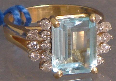 14K YG aquamarine and diamond ring  3bb07