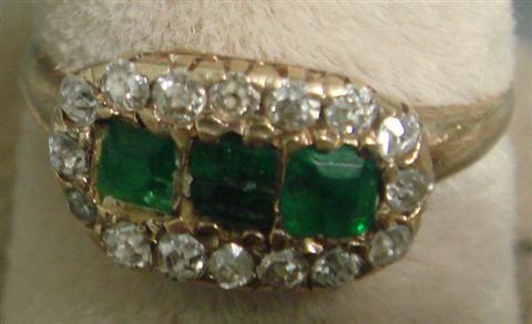 14K YG ladies ring with 3 emeralds 3bb53