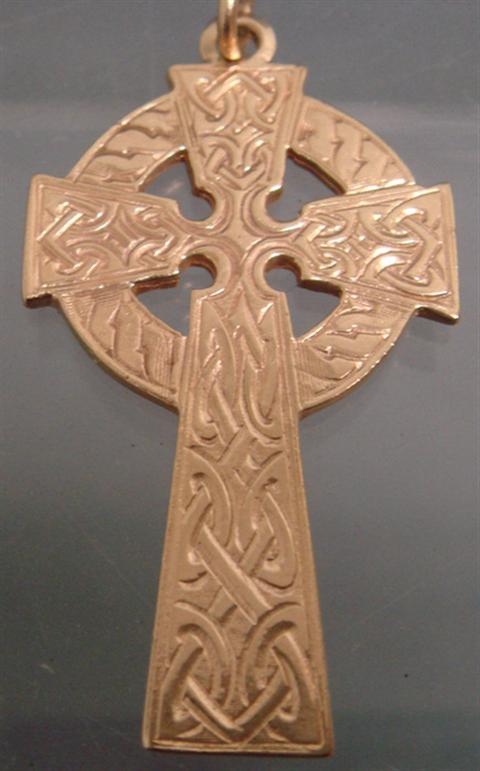 18K YG Celtic cross with engraved 3bba0