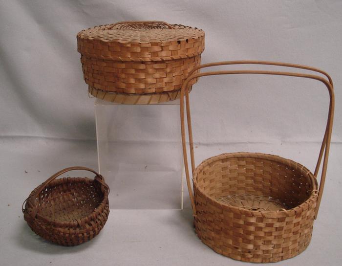 Lot 3 baskets, one lidded, one