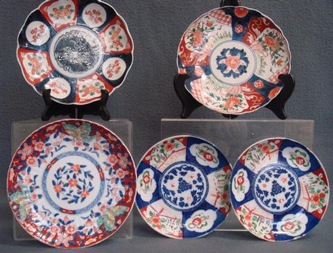 7 assorted Imari porcelain plates,