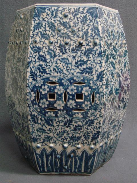 Blue white Chinese porcelain 3bc7e