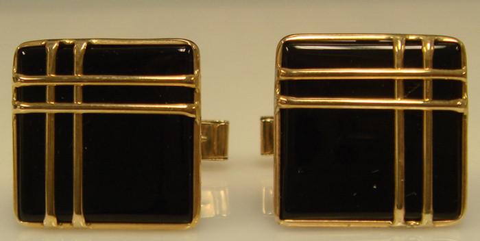 Pair of 14K Onyx Cuff Links. Yellow