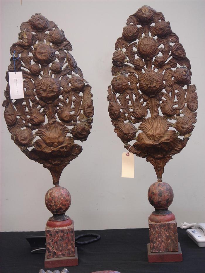 Pair of embossed brass floral form 3bebe