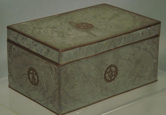 Chinese engraved pewter box inset 3be59