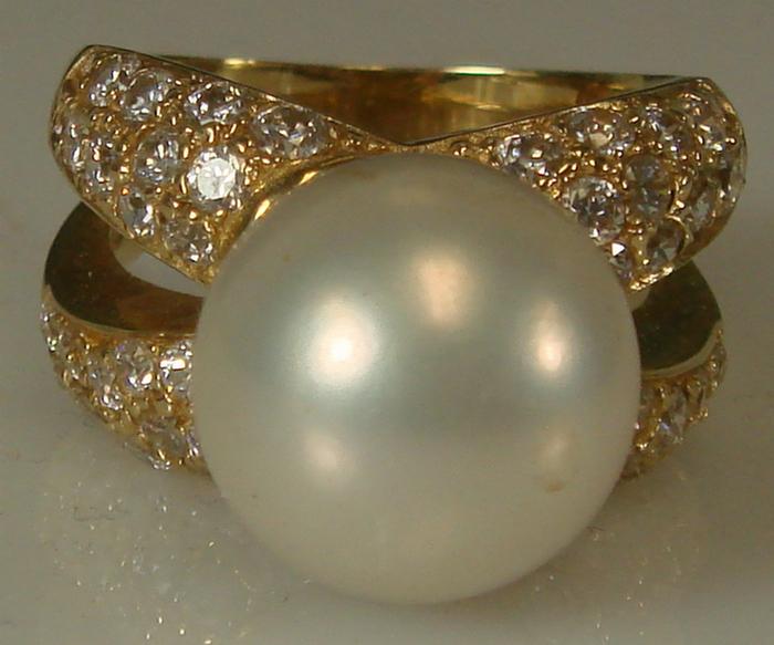14K yg Ring Faux pearl flanked 3c29e