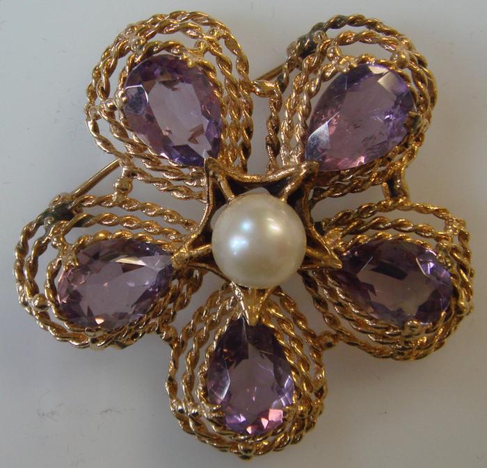 14K yg Amethyst and Pearl Brooch  3c2cc