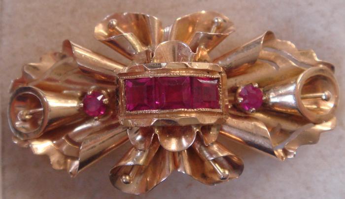 18K rose gold Ruby Brooch Consists 3c2d8