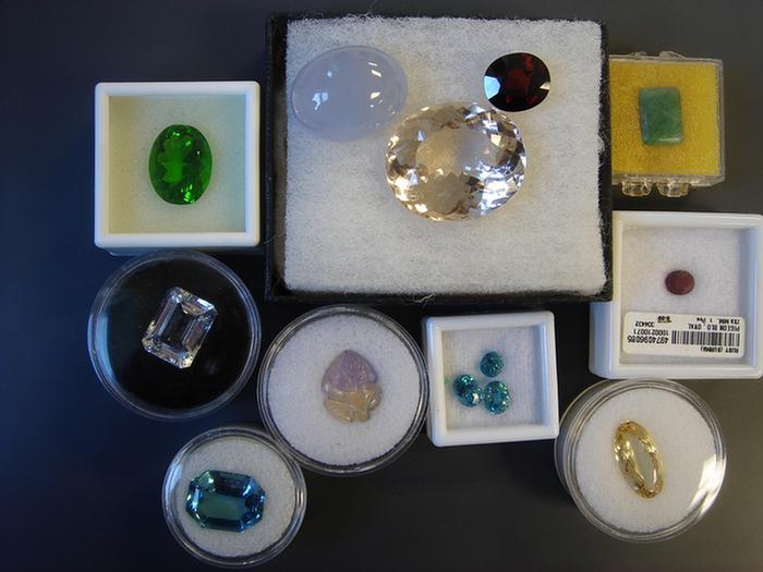 Grouping of Unset Gems Including 3c33c