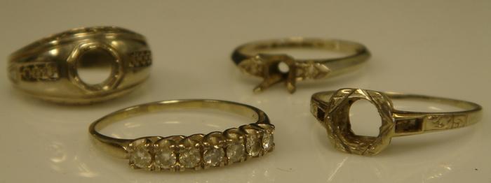 18K & 14K wg Rings. 4 rings including