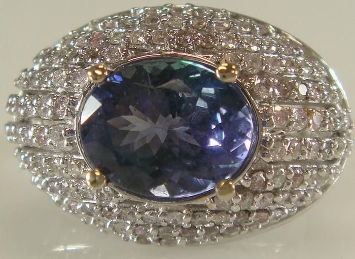 18K WG tanzanite diamond ring  3c386