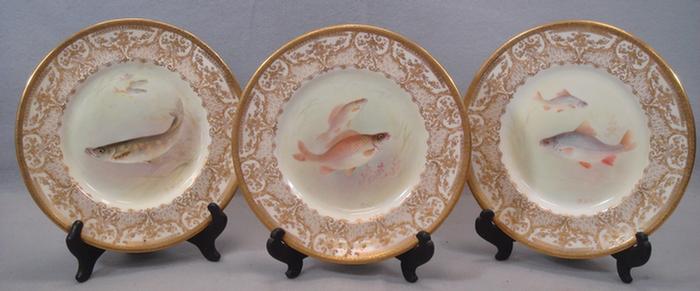 12 Royal Doulton HP fish plates  3c3f2