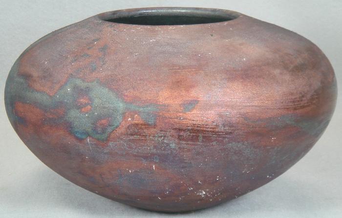 Contemporary pottery bowl with iridescent