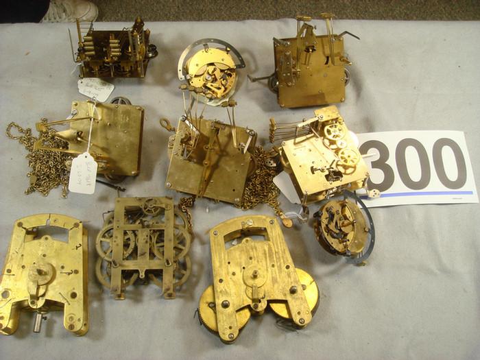 10 assorted brass clock movements 3c100