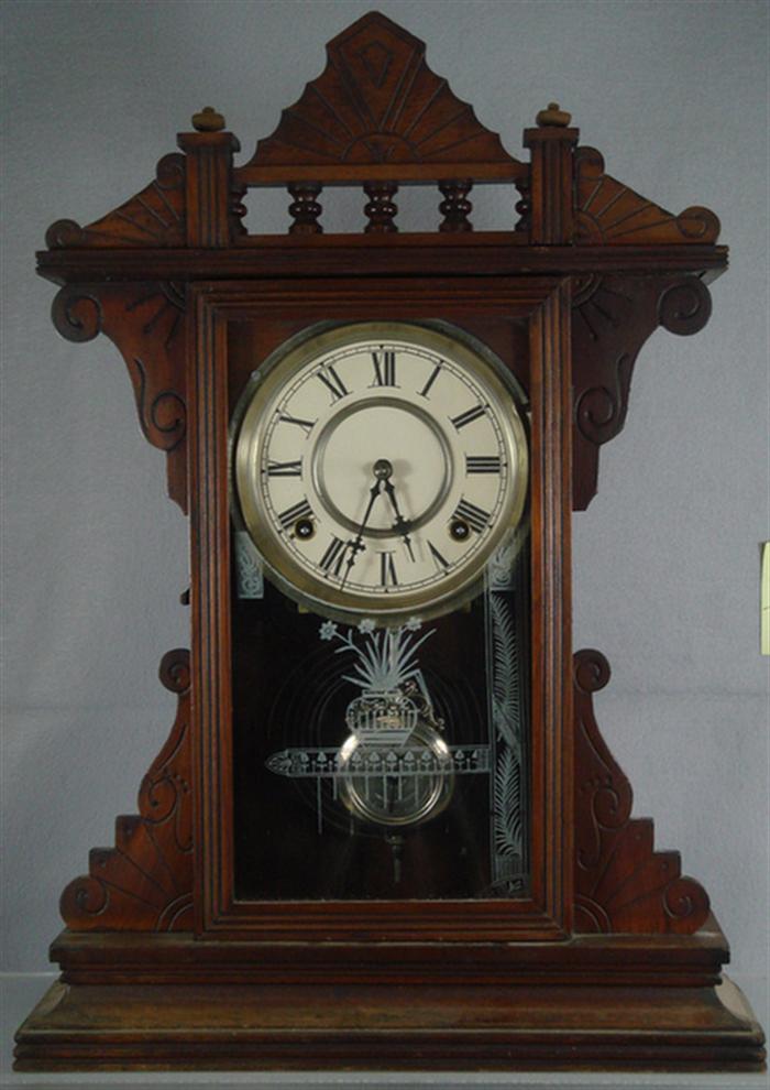 Walnut Waterbury mantle clock, spindled