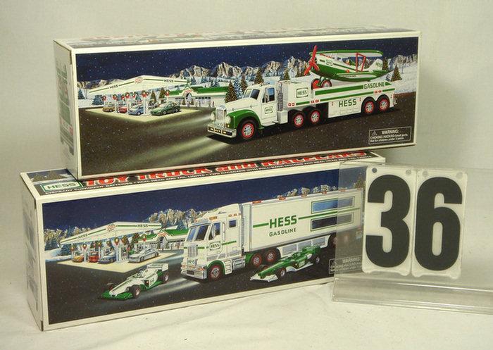 Hess Truck lot set of 2 mint 3cb62
