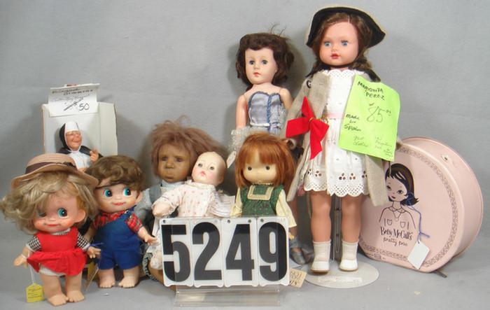 Vinyl/cloth/plastic dolls lot, 8 to