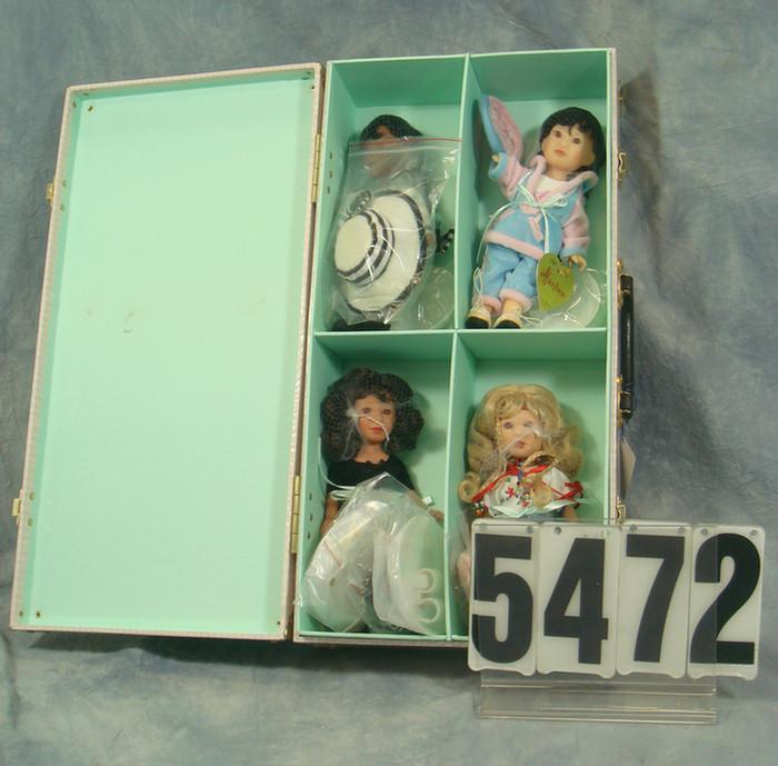 Effanbee Travel Set 4 dolls included  3c99e