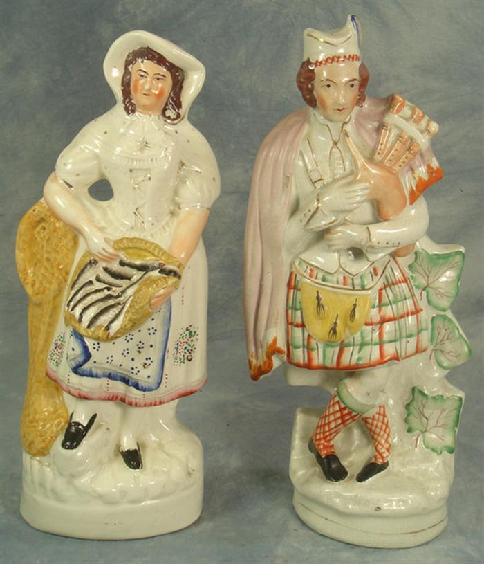 2 Staffordshire figurines Fisherwoman  3ce76