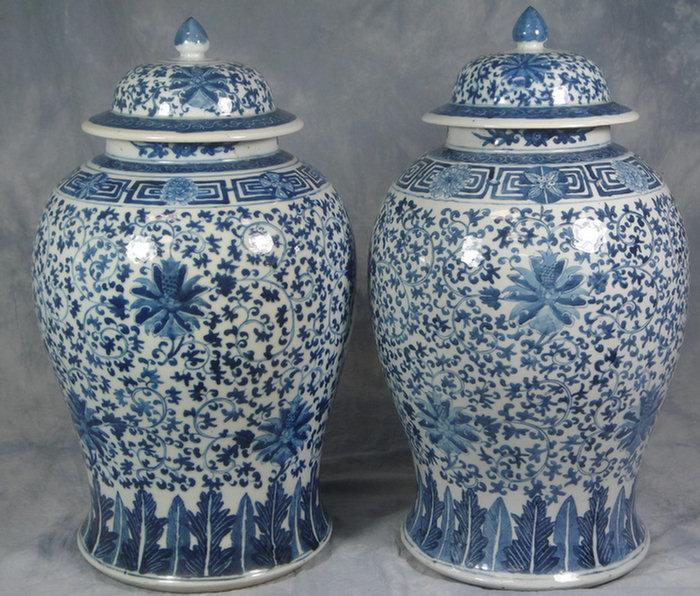 Pr blue and white Chinese porcelain